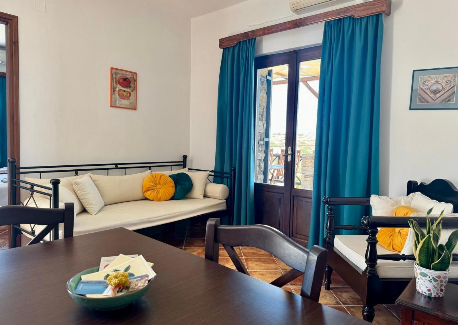Syrou Lotos Studios & Apartments (Adults Only) Kíni Szoba fotó