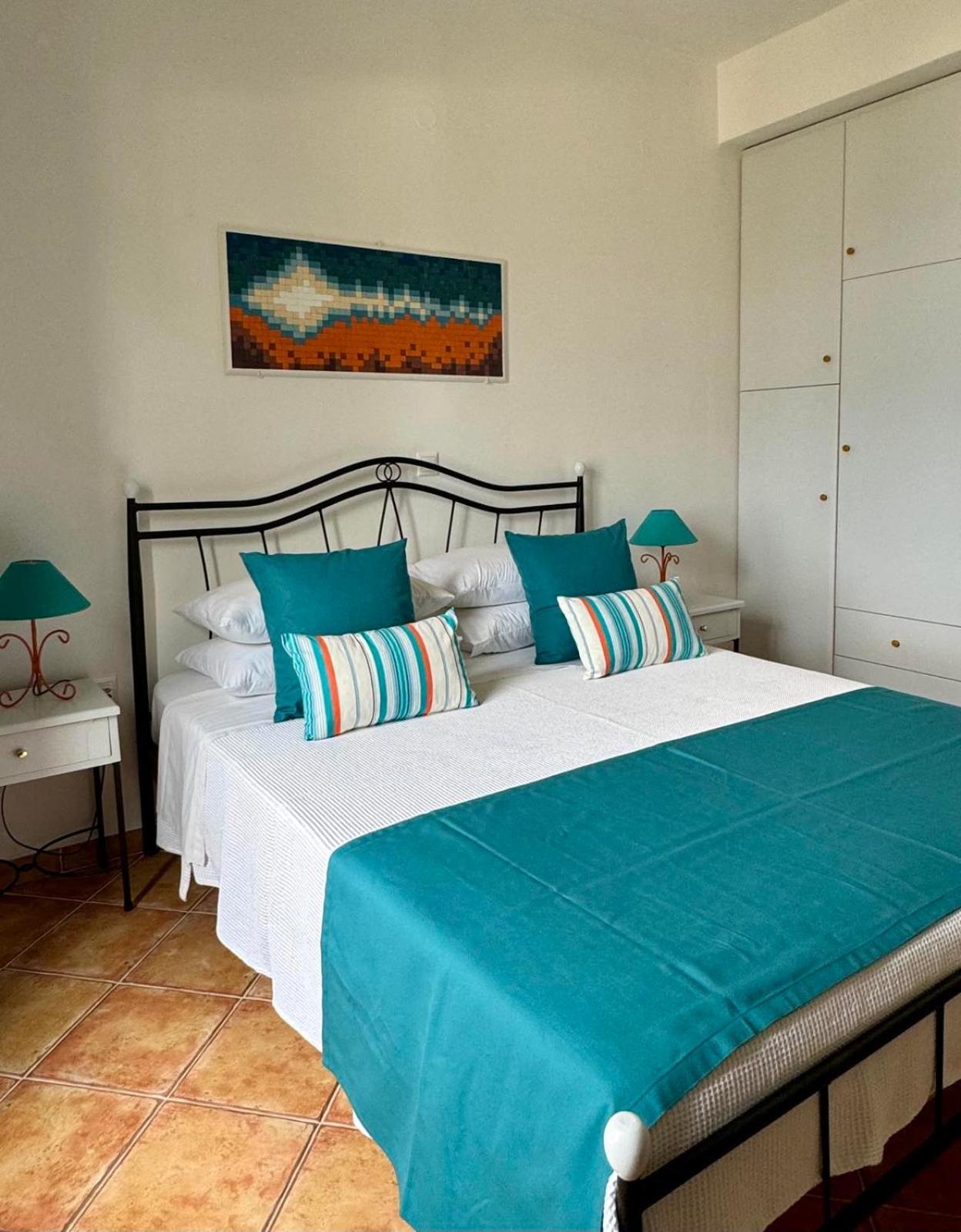 Syrou Lotos Studios & Apartments (Adults Only) Kíni Szoba fotó