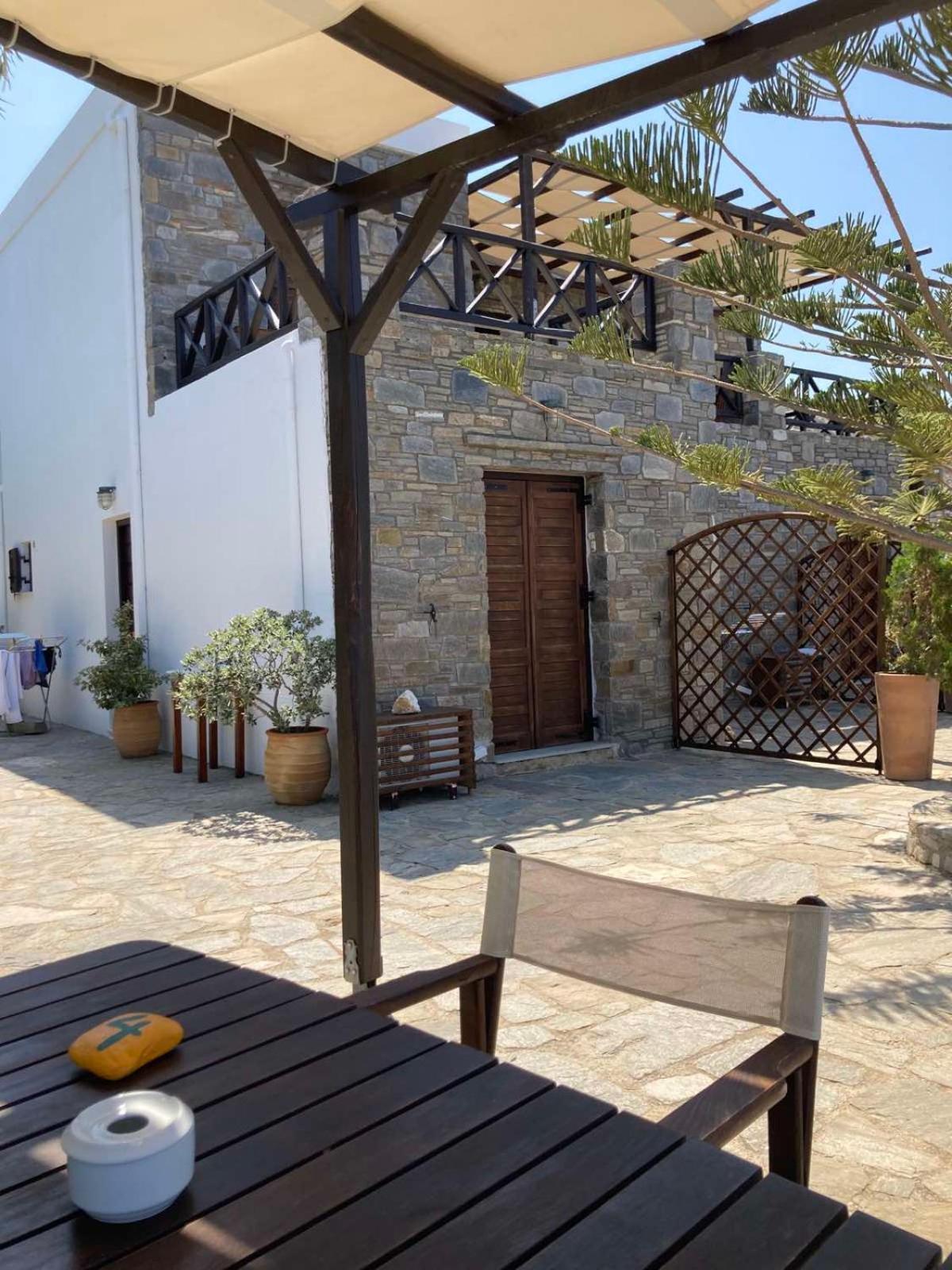 Syrou Lotos Studios & Apartments (Adults Only) Kíni Szoba fotó